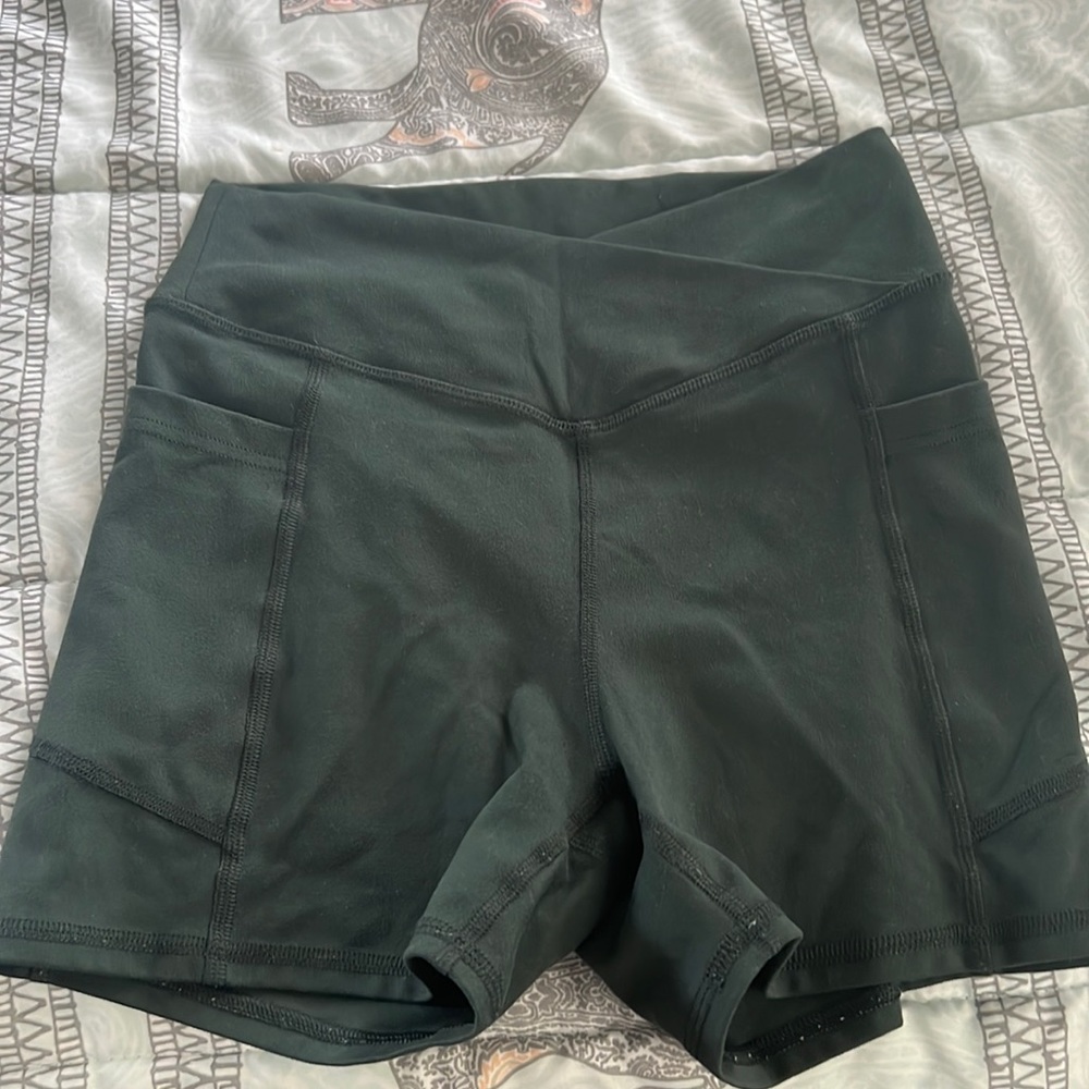 Gilly Hicks spandex
